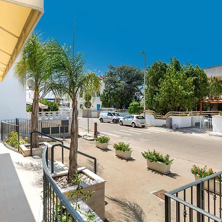 Lido Marini Rooms Affittacamere B&B