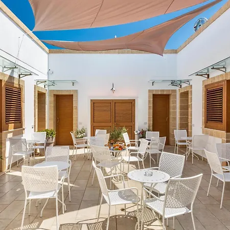Bed & Breakfast Lido Marini Rooms Affittacamere B&B 3*