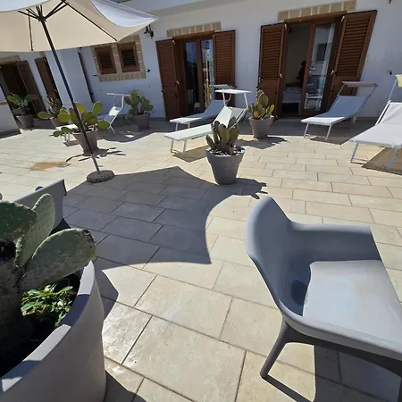 Lido Marini Rooms Affittacamere B&B Bed & Breakfast