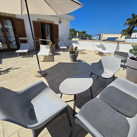 Lido Marini Rooms Affittacamere B&B Bed & Breakfast