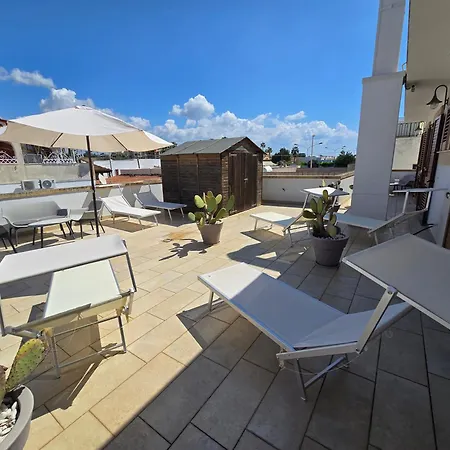 Lido Marini Rooms Affittacamere B&B Bed & Breakfast